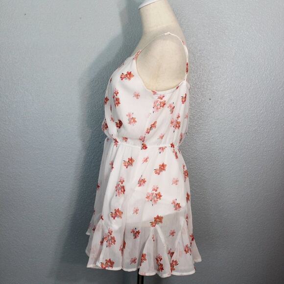 TRIXXI, Cross Front, Lightweight Floral Short Romper Dress Size L - Picture 4 of 9